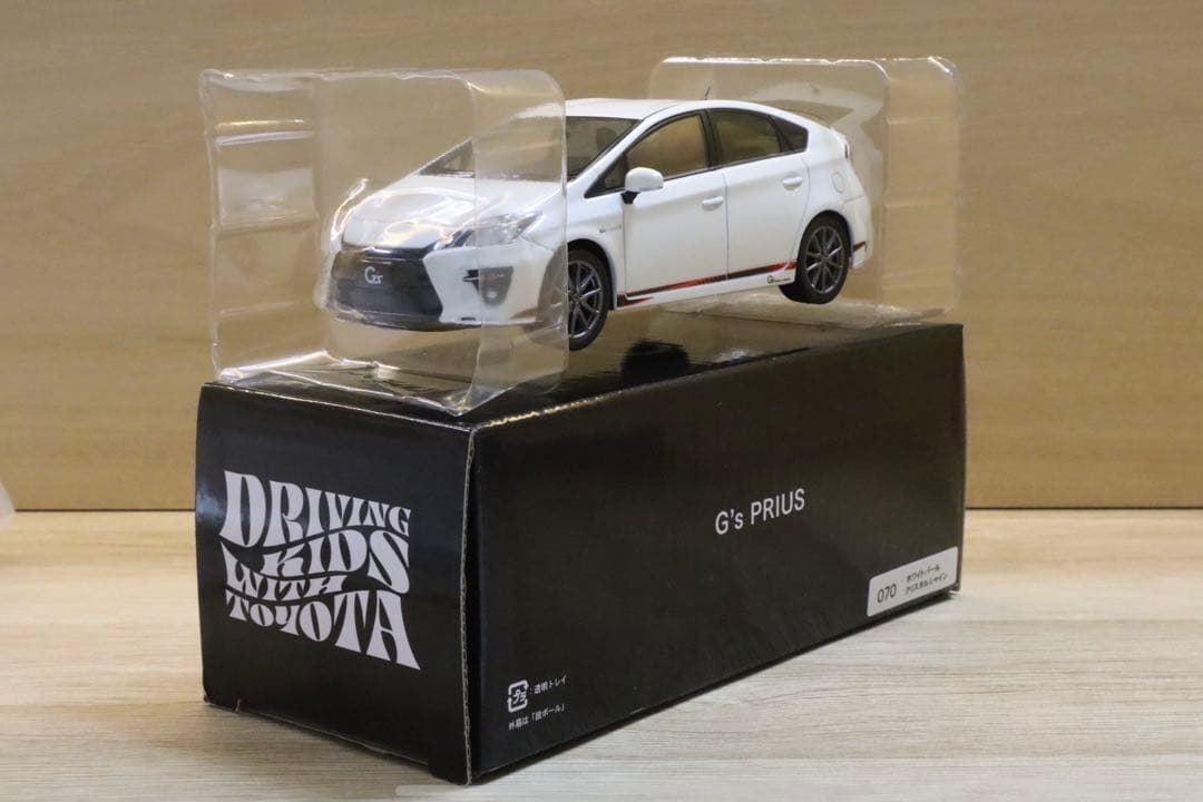 G's PRIUS 070 プリウス カラーサンプル ミニカー 1/30 GS