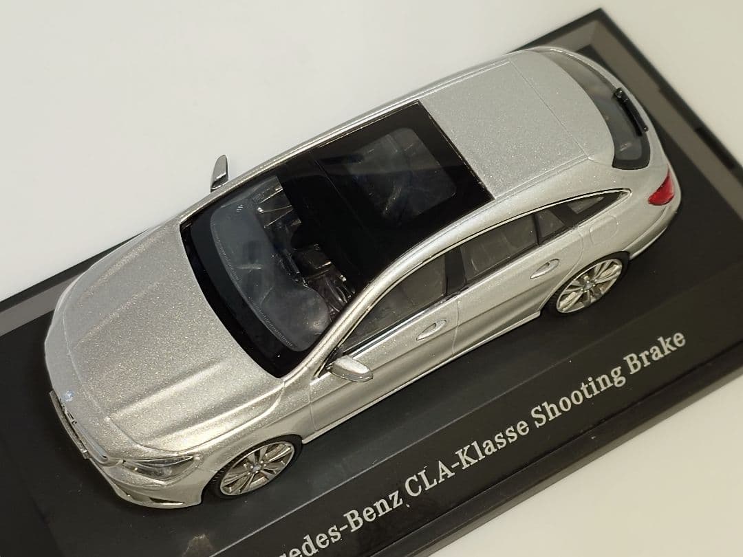 メルセデスベンツ CLAシューティングブレーク 1/43 ミニカー シルバー