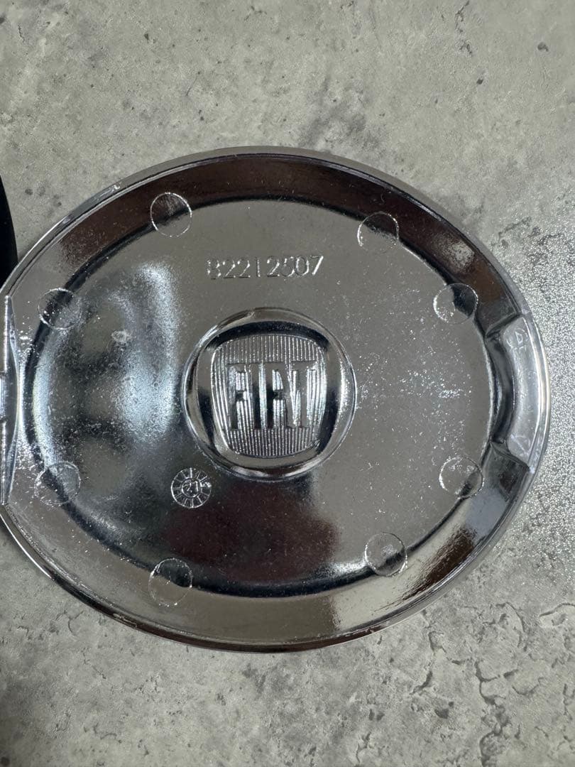 フィアット アバルト500 595 USモパー　北米　給油口カバー　クローム