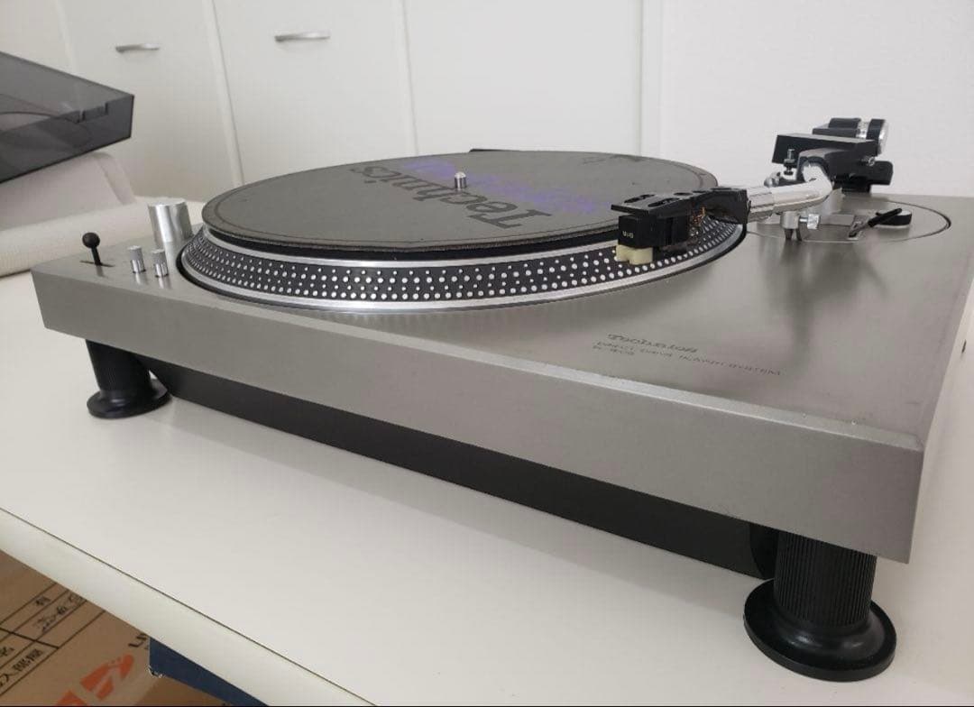 Technics SL-1200 ターンテーブル