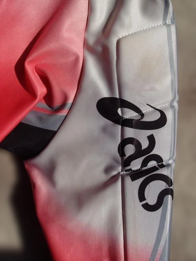 asics スキーレーシングワンピ 赤黒