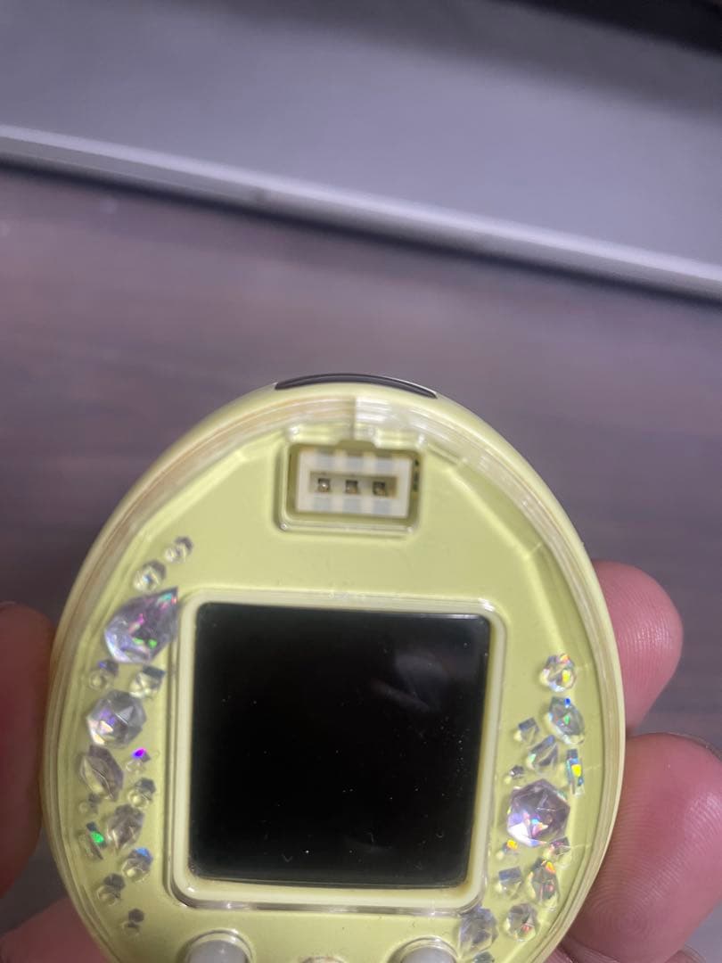 たまごっちピース　黄色　たまデコピアス　ベイビーチェンジ付き