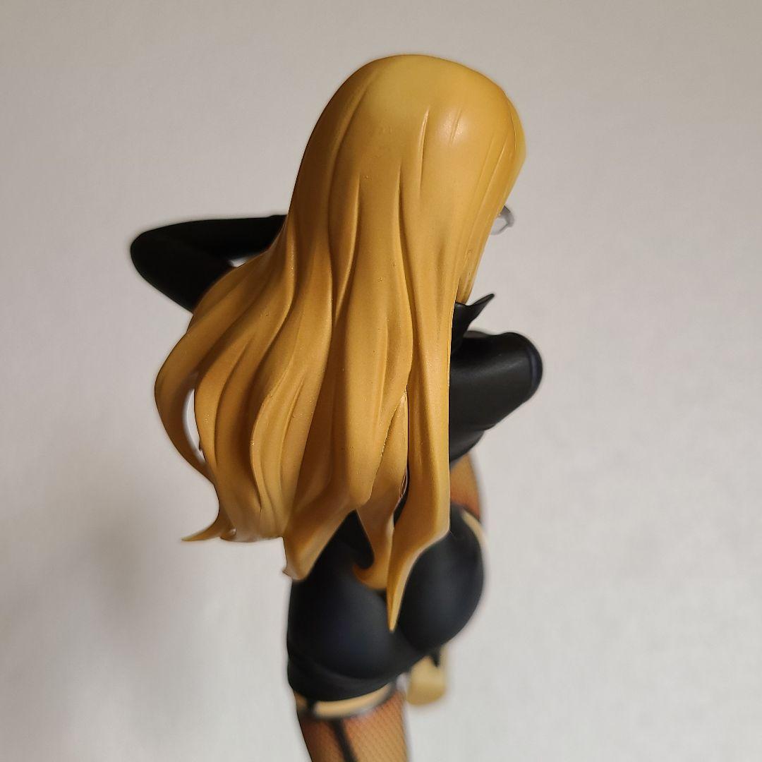 ONE PIECE　ワンピースカリファフィギアPOP