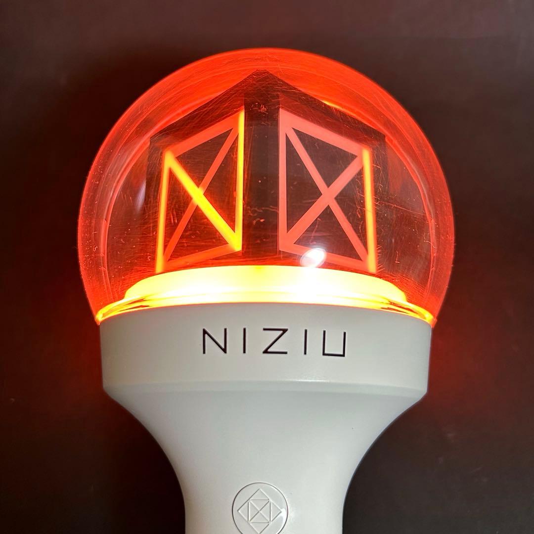 NIZIU 公式ペンライト