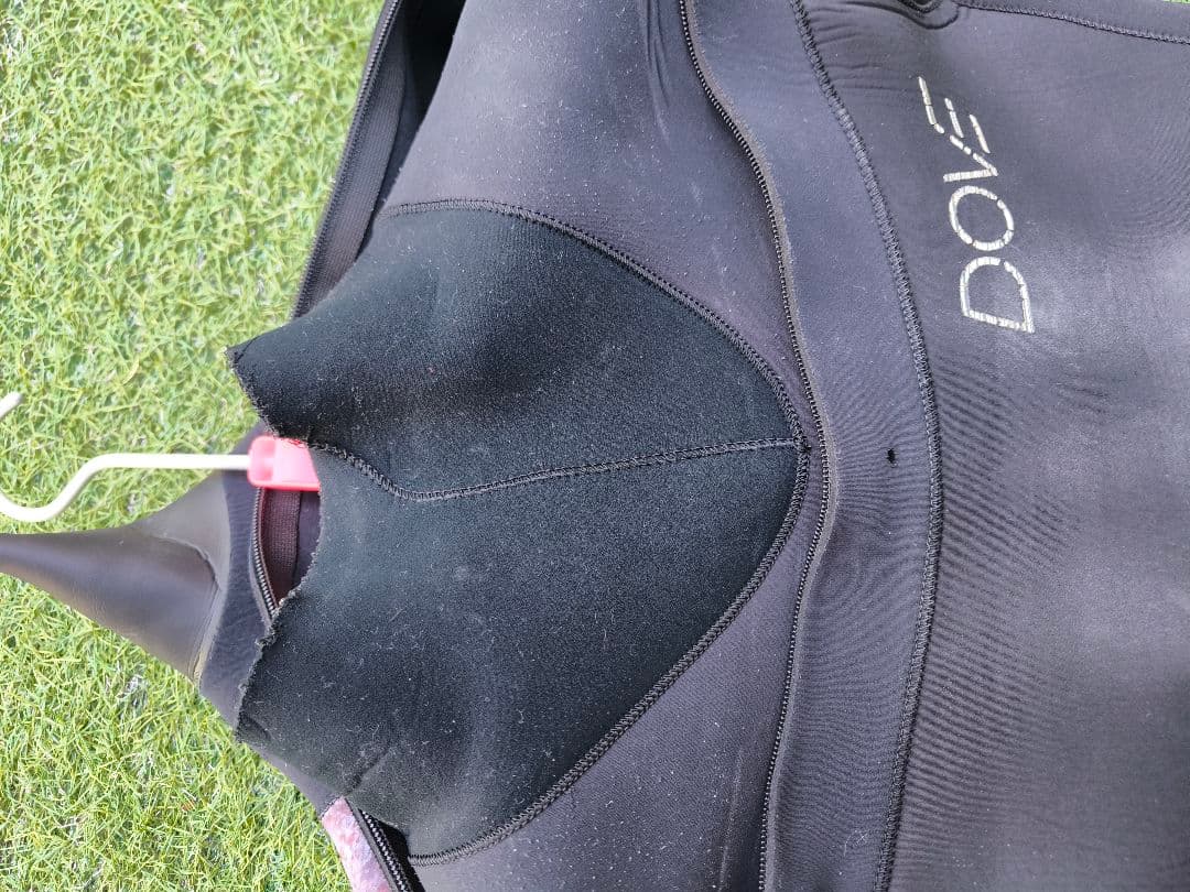 DOVE SURFIN WETSUITS　ドライスーツ