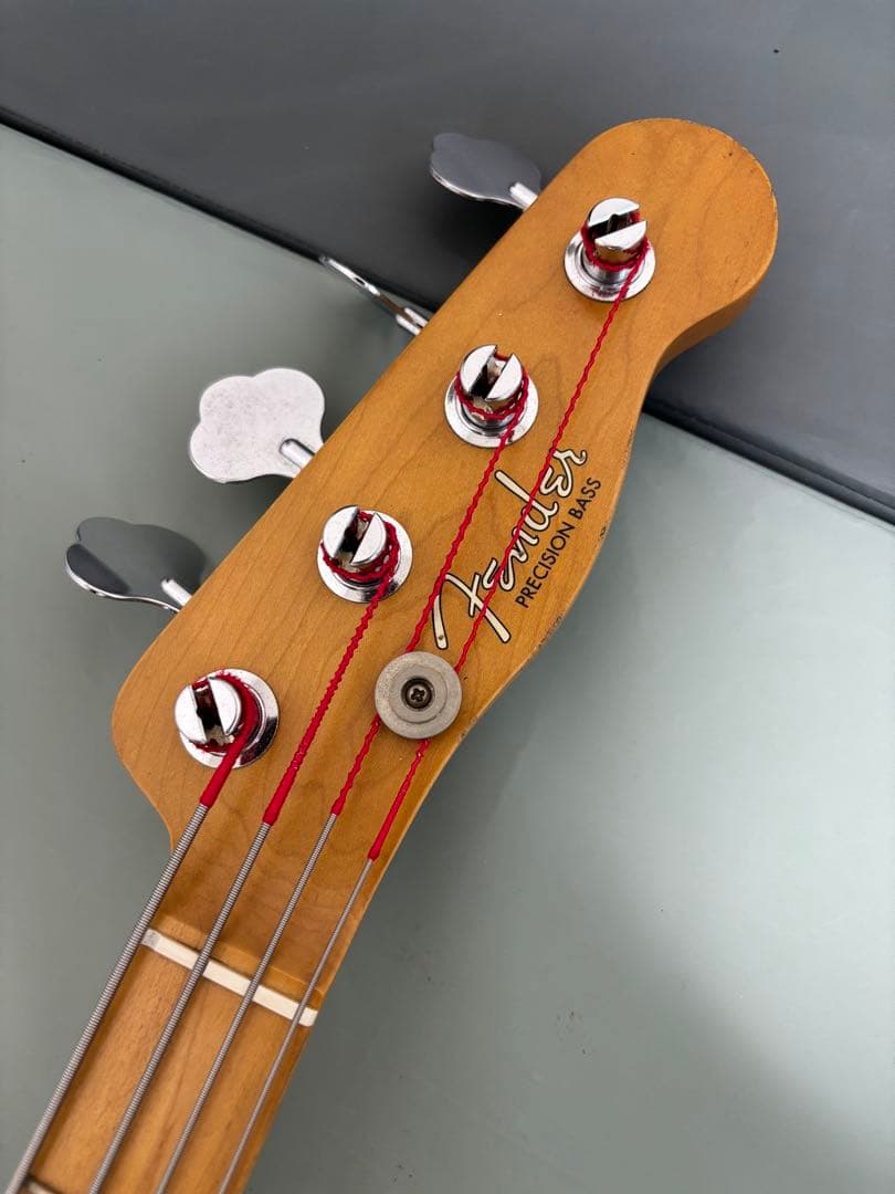 Fender Mike Dirnt シグネイチャーモデル　ベース