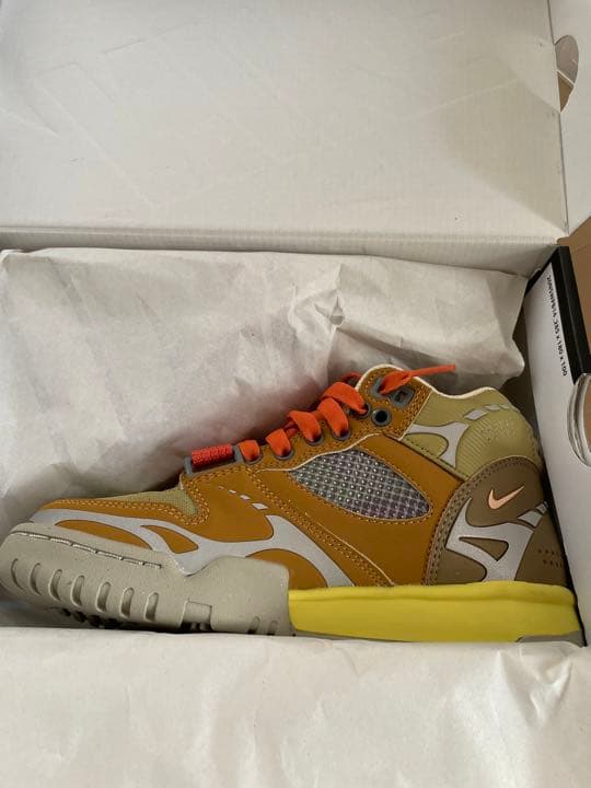 売りつくし★値下げ★新品★NIKE エアトレーナー1SP