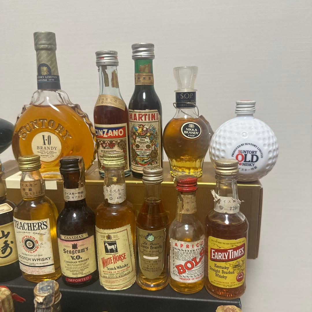 多種多様なウイスキーコレクション 山崎12年 ウイスキーミニボトル31本セット