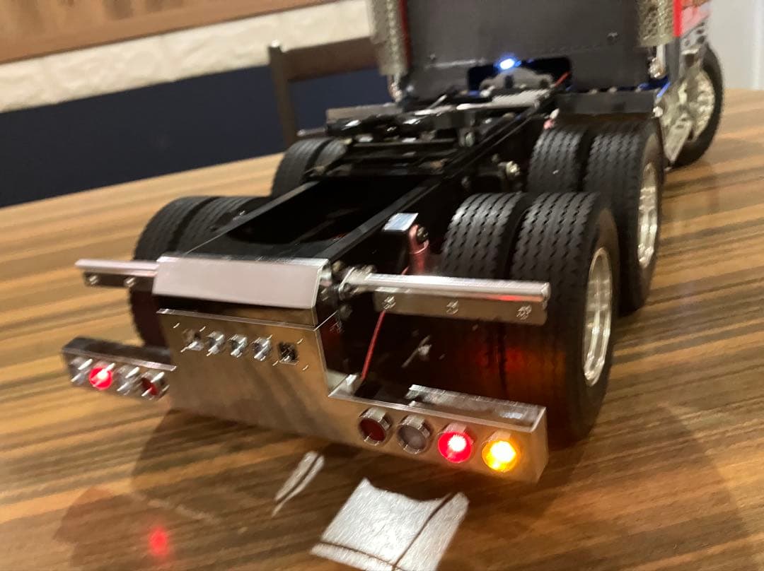 タミヤ 1/14 グローブライナー ライトユニット付き