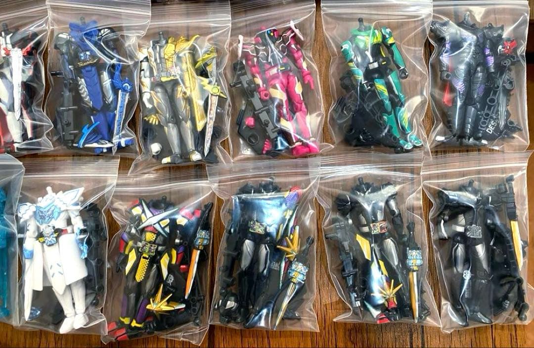 【仮面ライダー】装動 仮面ライダーセイバー セット