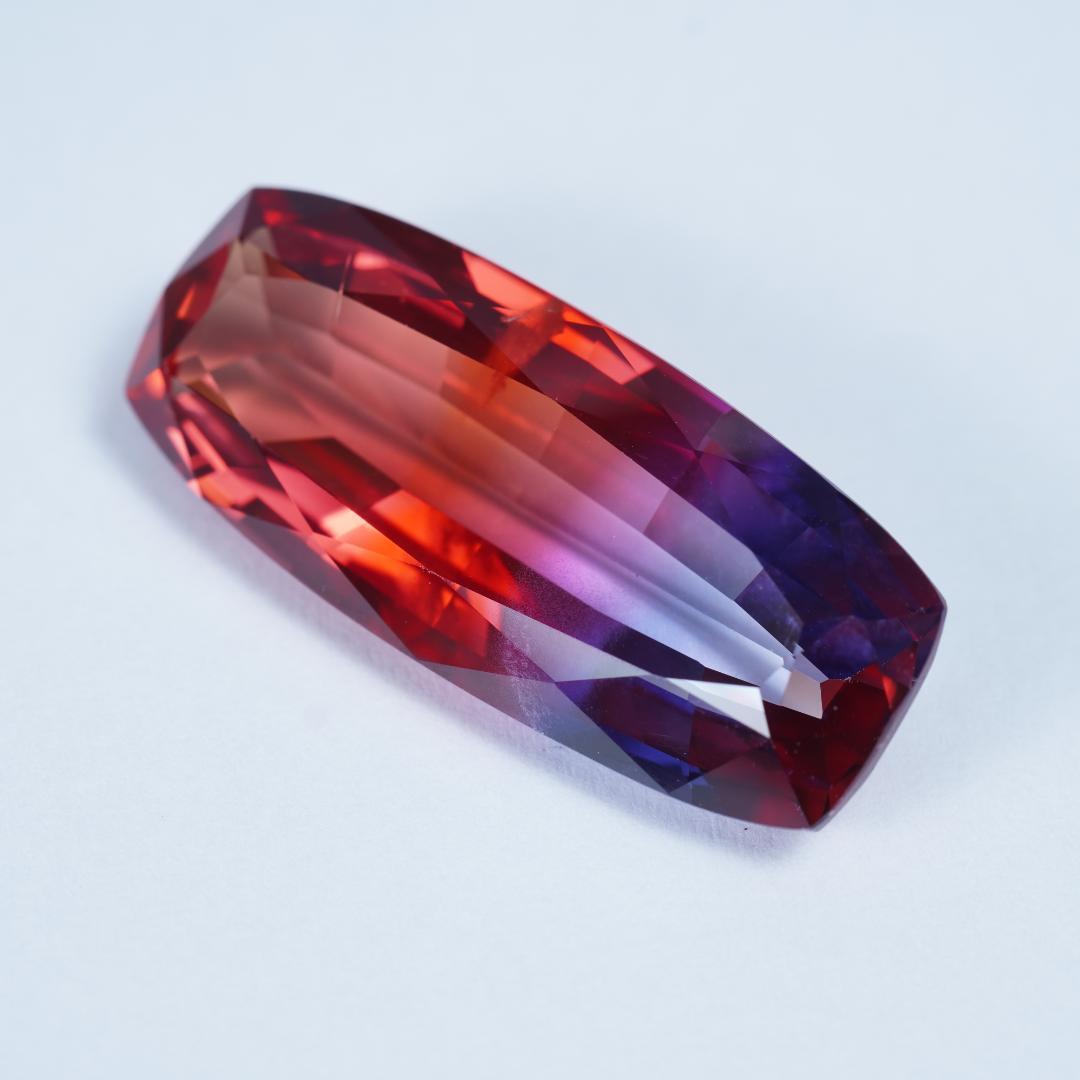 39.32ct　合成バイカラーサファイア