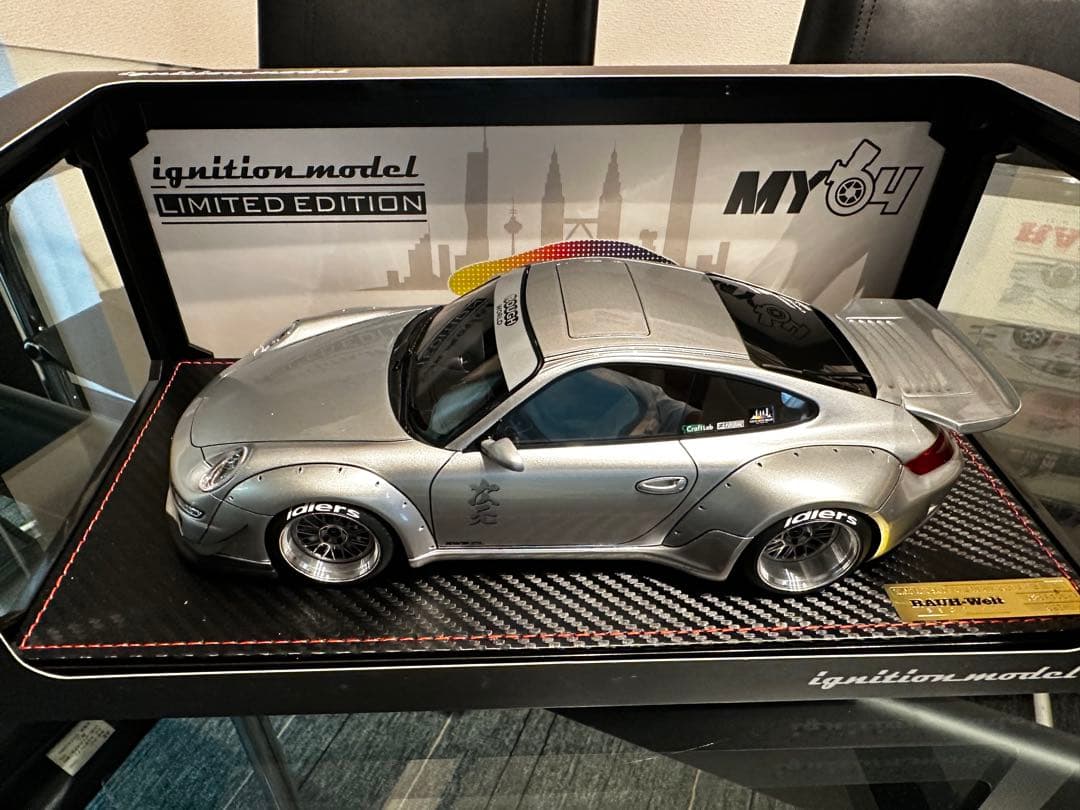 RWB997 ignition model1/18 シルバーオートサロン限定
