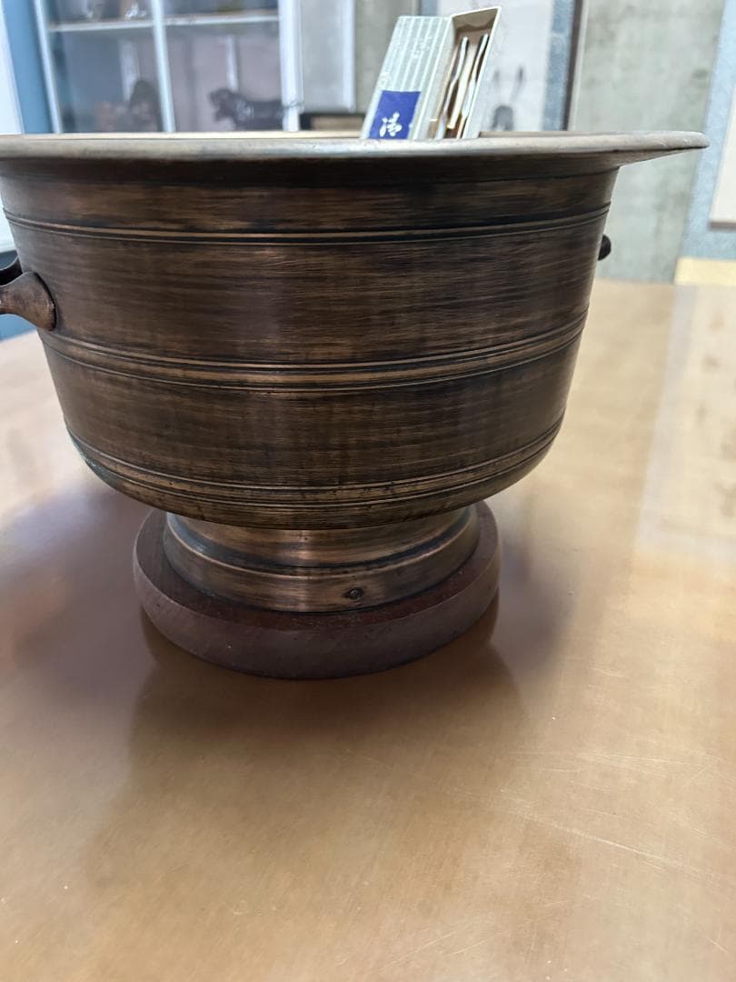 銅製火鉢 青銅色 持ち手付き　蓋・火ばし付き