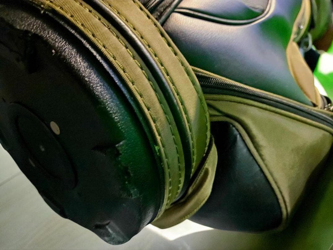 ちゃんKATSU超美品　　Oakley khaki高級タイプゴルフバッグ