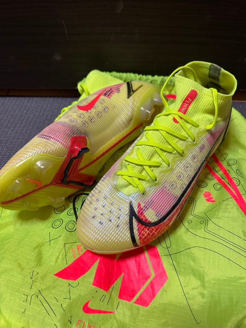 サッカースパイク ナイキマーキュリアルスーパーフライ8FG