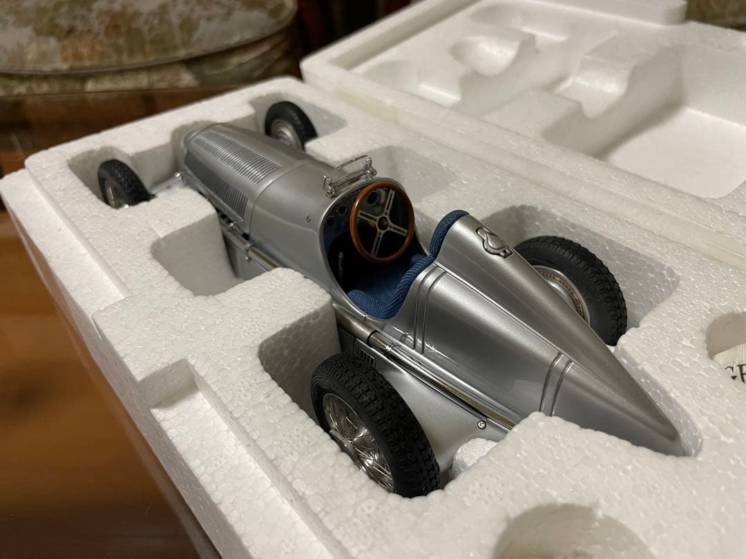 価格変更1/18 CMC メルセデス・ベンツ W25 1934年 未展示品