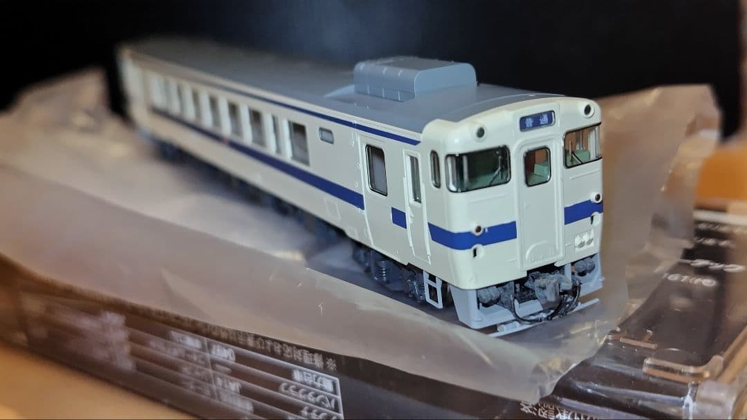 新品、送料込み！　JR キハ40-2000形(九州色・ベンチレーターなし)