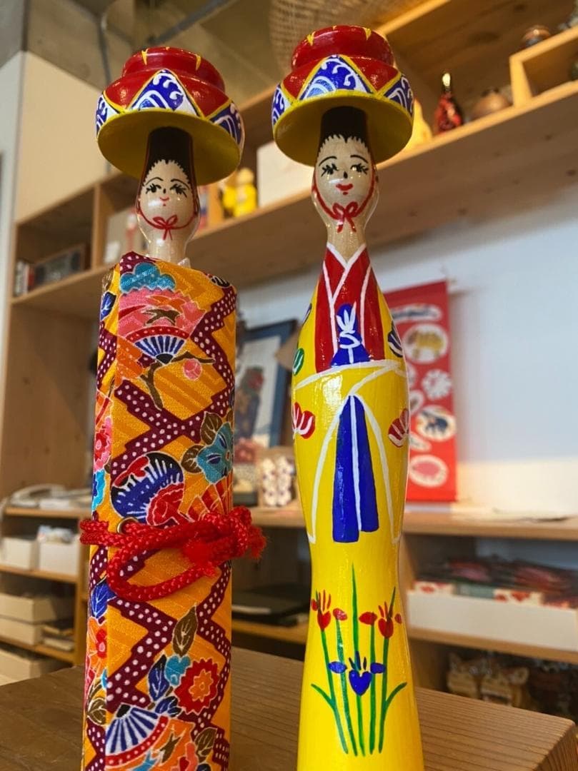 沖縄 琉球 みやらびこけし セット　ハンドメイド伝統工芸品　琉装黄色　約27cm