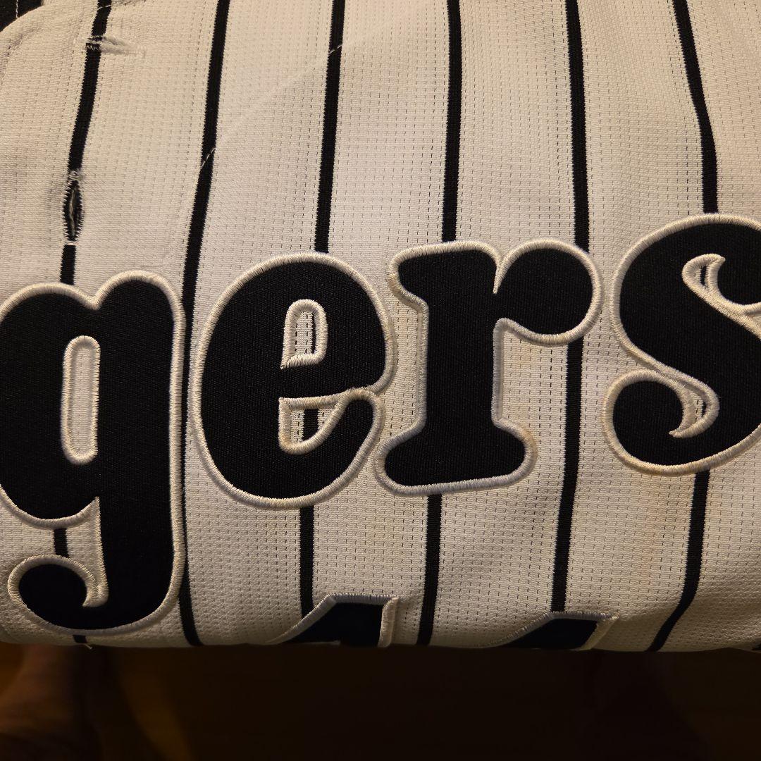 阪神タイガース梅野隆太郎直筆サイン入りホームレプリカユニフォーム(未使用)