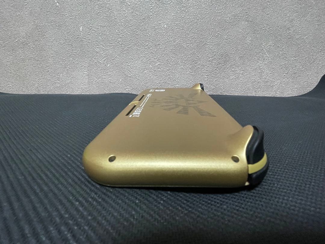 Nintendo Switch Light 本体　ハイラルエディション