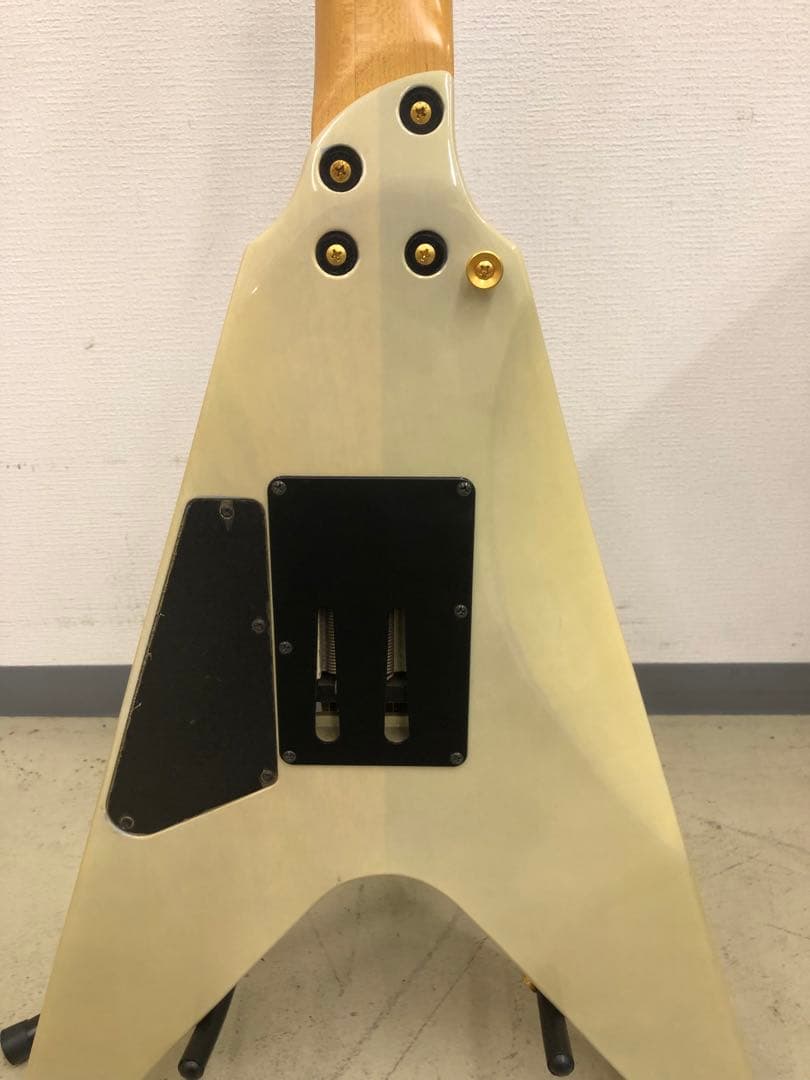 FERNANDES V型エレキギター ナチュラル