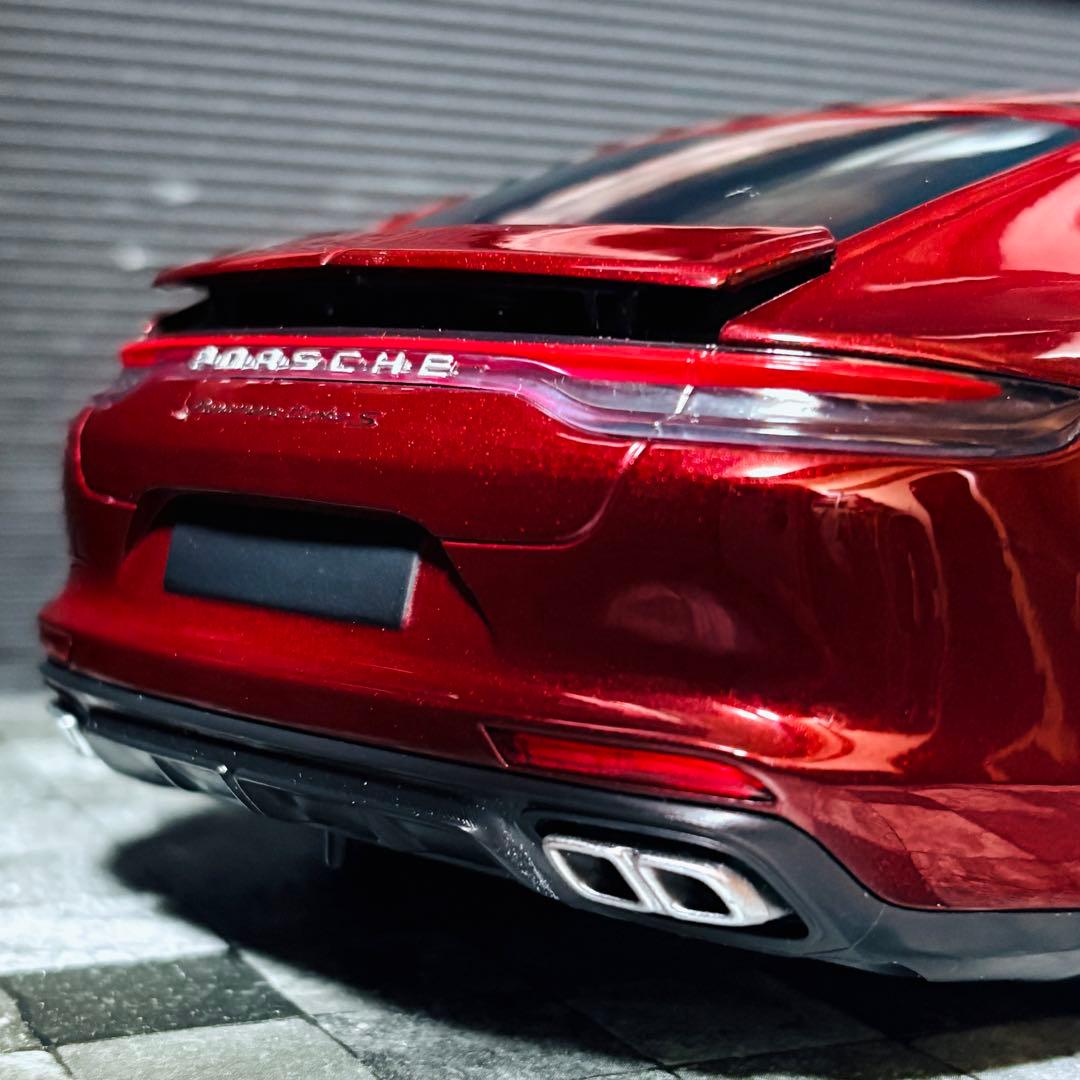 1/18 ミニチャンプス エクスクルーシブ ポルシェ パナメーラ ターボS