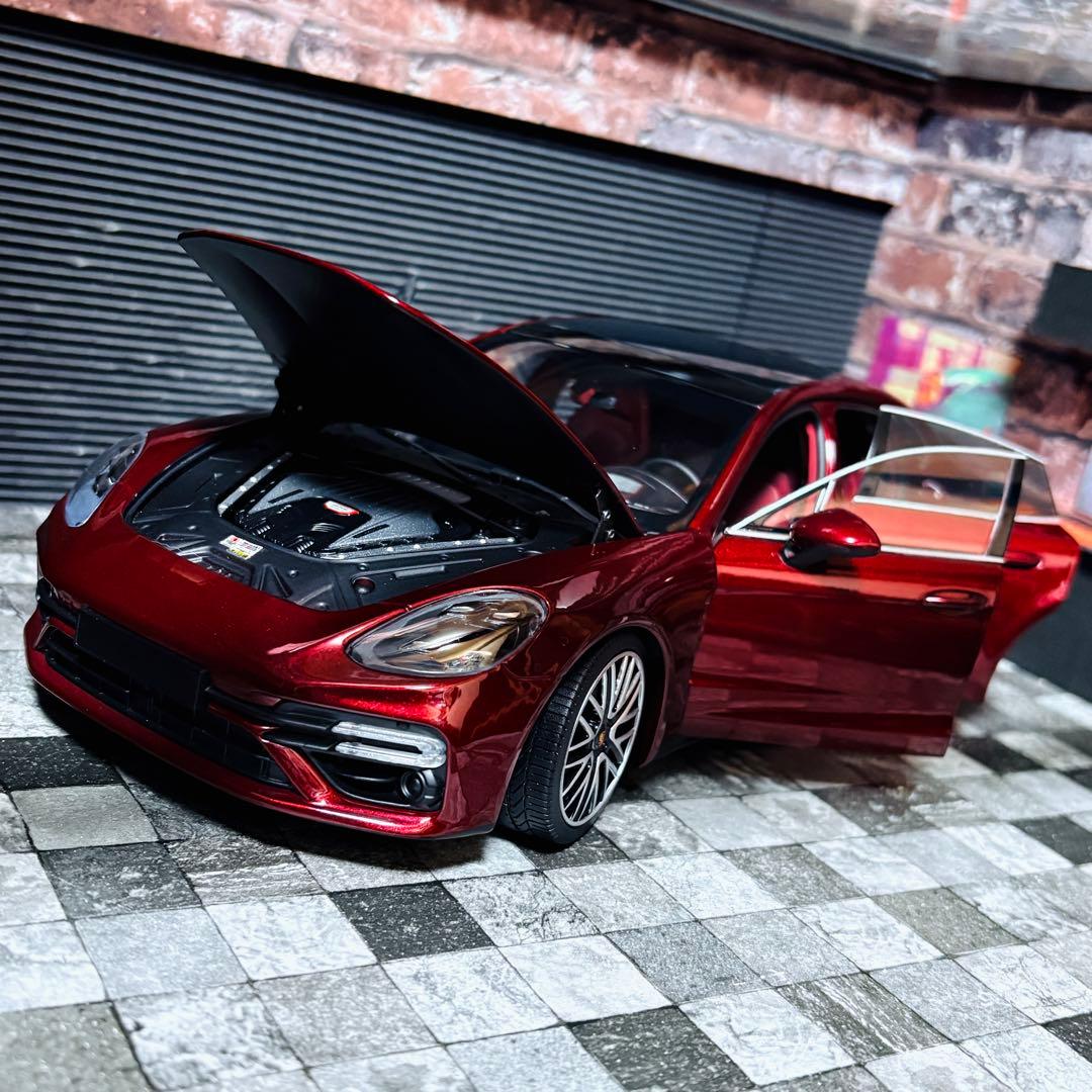 1/18 ミニチャンプス エクスクルーシブ ポルシェ パナメーラ ターボS