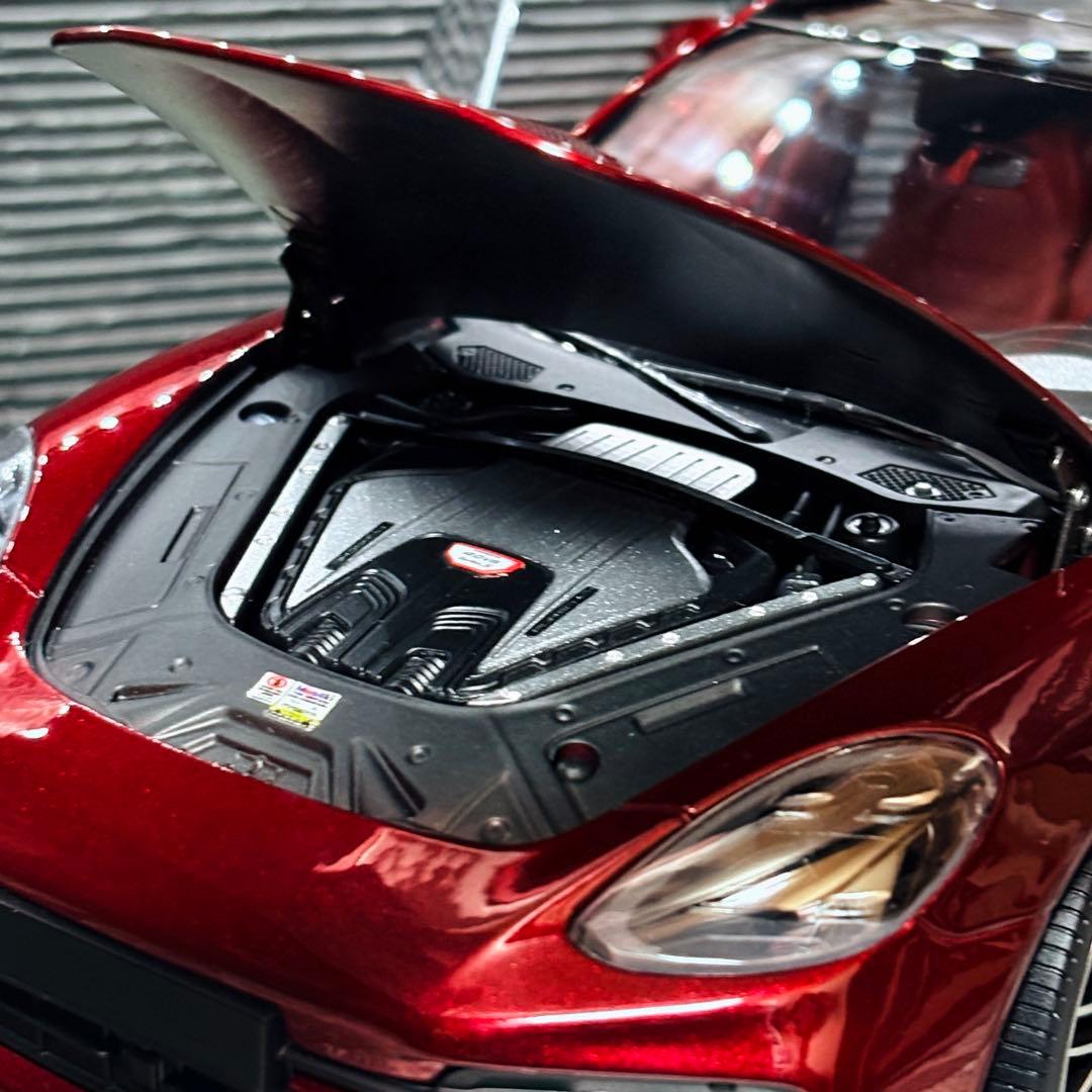 1/18 ミニチャンプス エクスクルーシブ ポルシェ パナメーラ ターボS