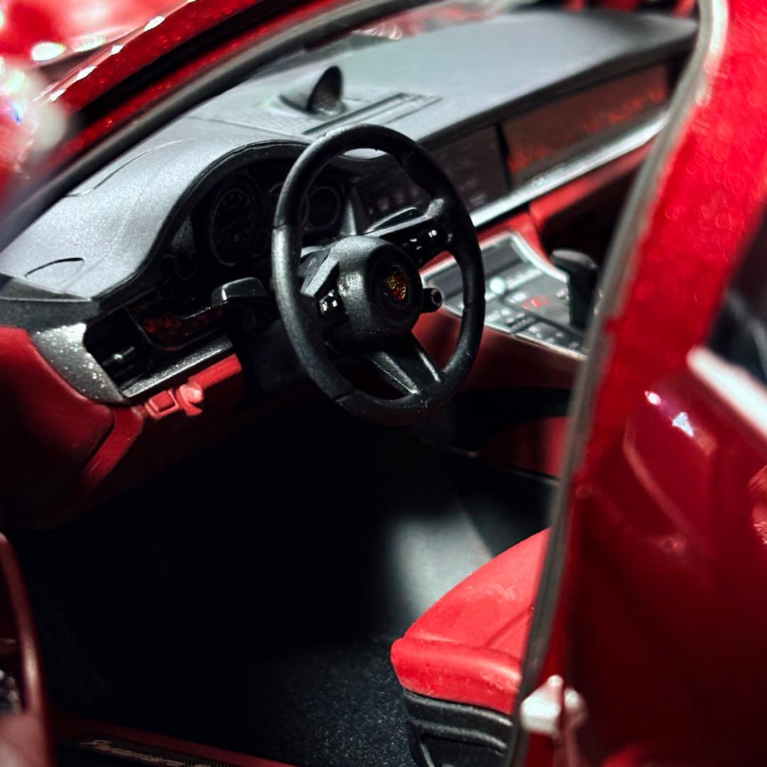 1/18 ミニチャンプス エクスクルーシブ ポルシェ パナメーラ ターボS