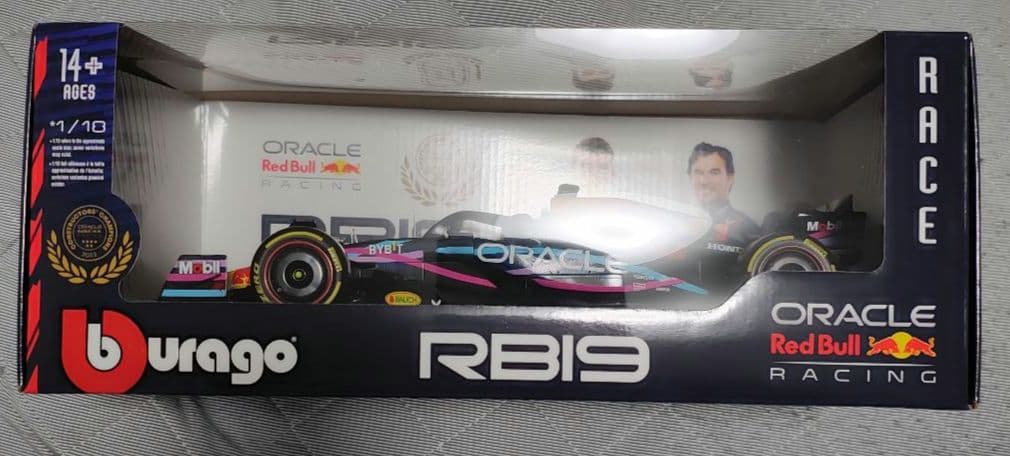 ブラーゴ F1 レッドブル RB19 1/18 フェルスタッペンモデル