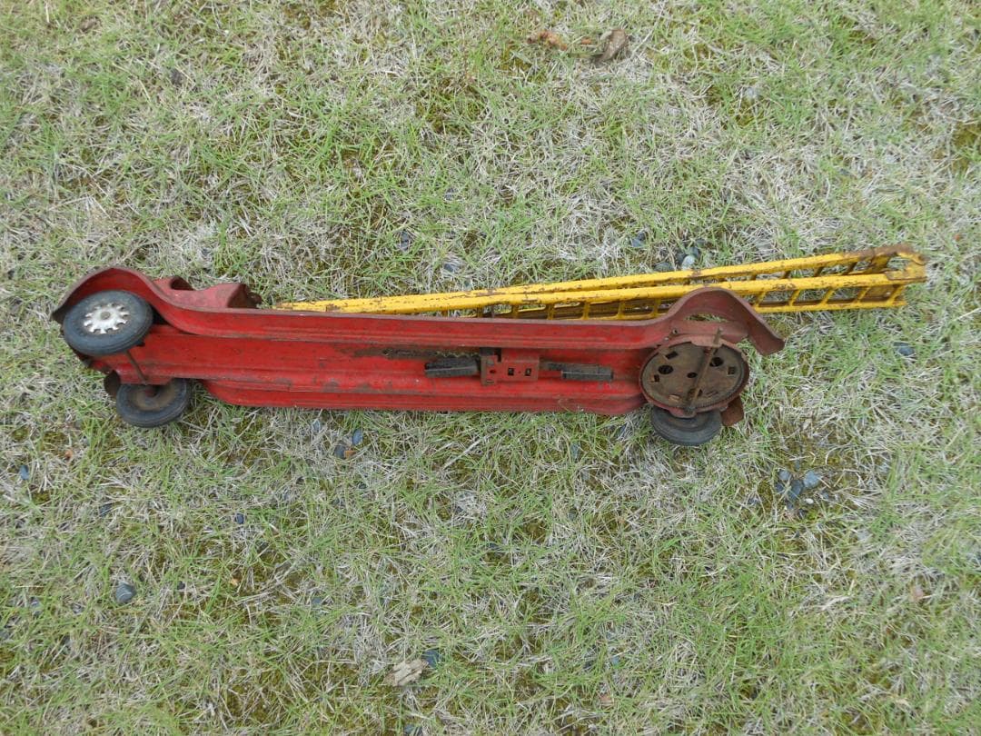 Kingsbury トイカー 赤 消防車 はしご車　ブリキ　おもちゃ