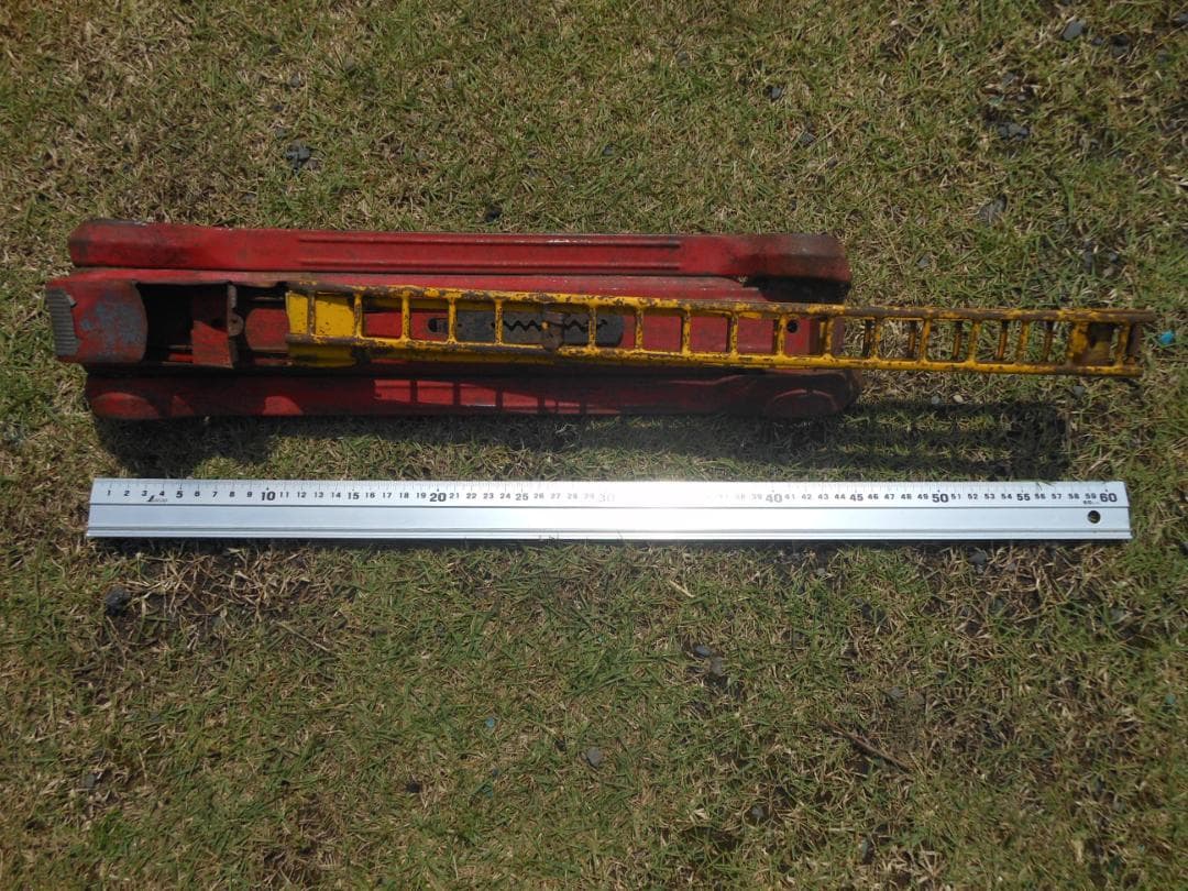 Kingsbury トイカー 赤 消防車 はしご車　ブリキ　おもちゃ