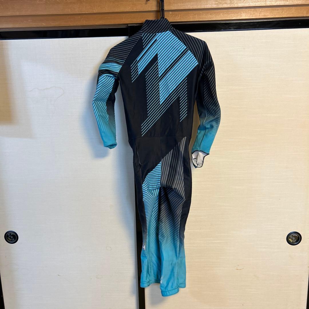 t*a様 最終値下げ　元値12万　DESCENTE スキーウェア メンズ 黒と青