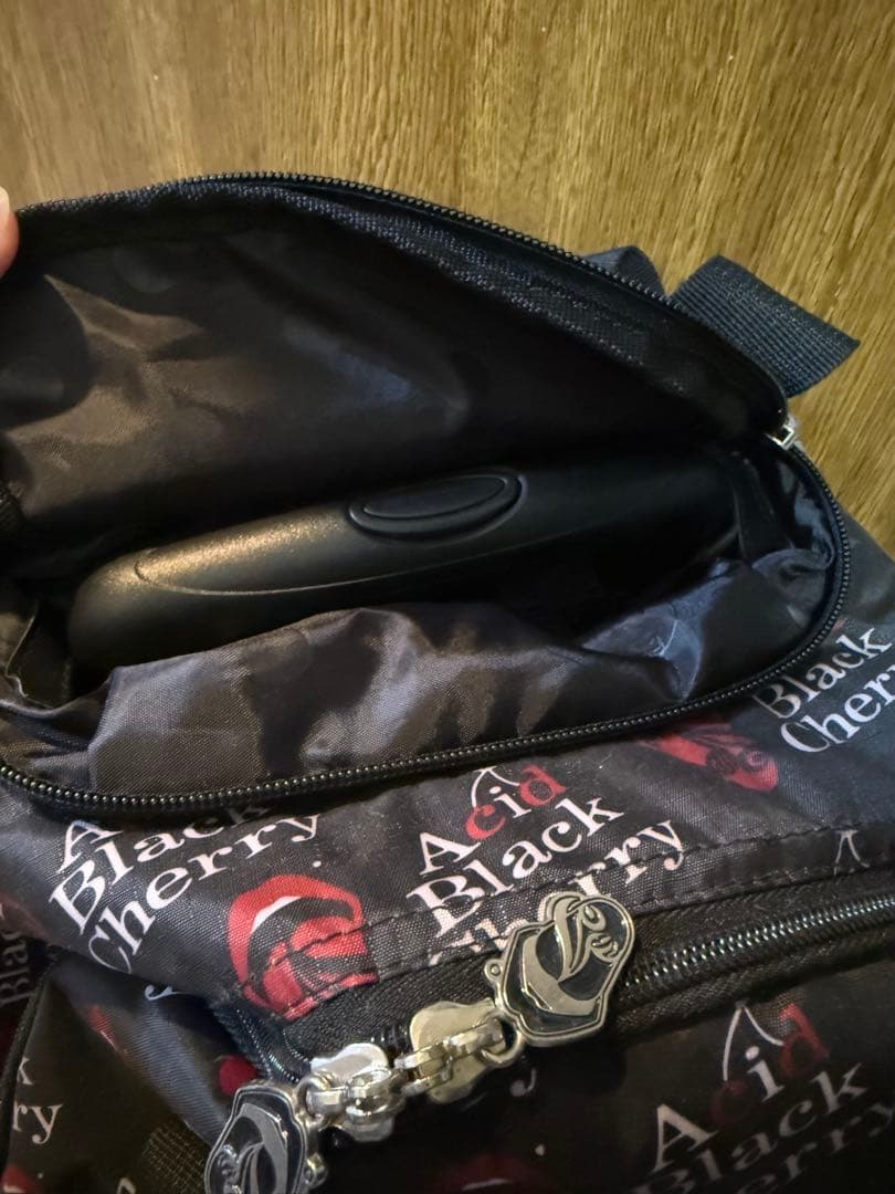 Acid Black Cherry ソフトキャリーケース