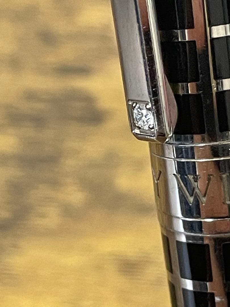 シリアルナンバー　ダイヤモンド　パラジウム仕上げ　ハリーウィンストン　万年筆