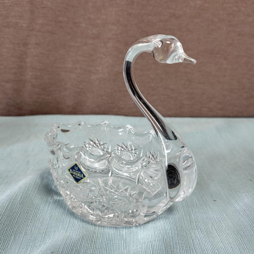 ボヘミアンクリスタル白鳥夫婦と同ガラス製子白鳥3羽家族