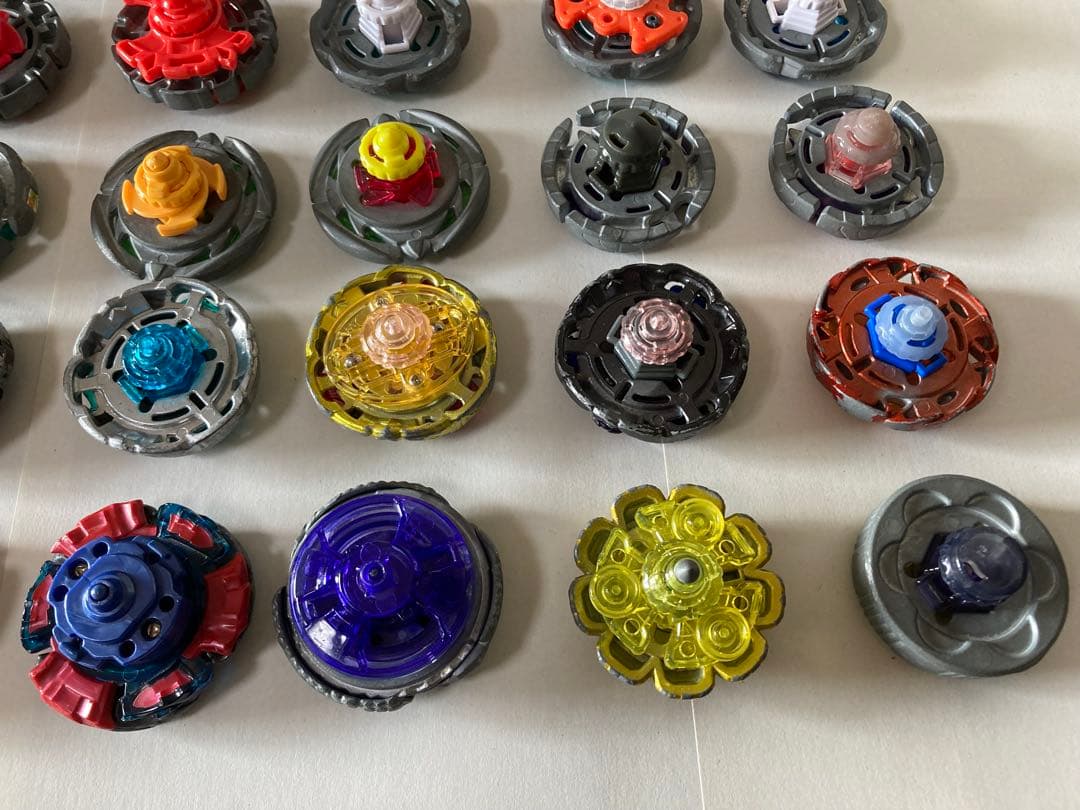 メタルファイトベイブレード　約50個、ランチャー、付属品　まとめ売り