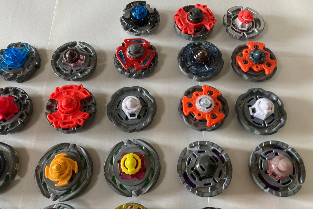 メタルファイトベイブレード　約50個、ランチャー、付属品　まとめ売り