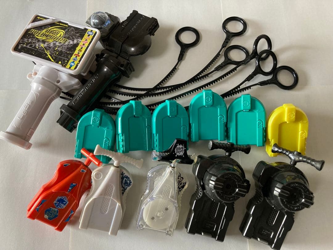 メタルファイトベイブレード　約50個、ランチャー、付属品　まとめ売り