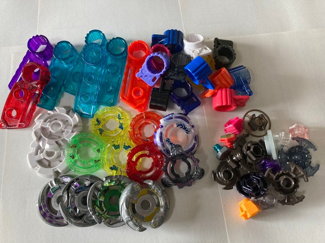 メタルファイトベイブレード　約50個、ランチャー、付属品　まとめ売り