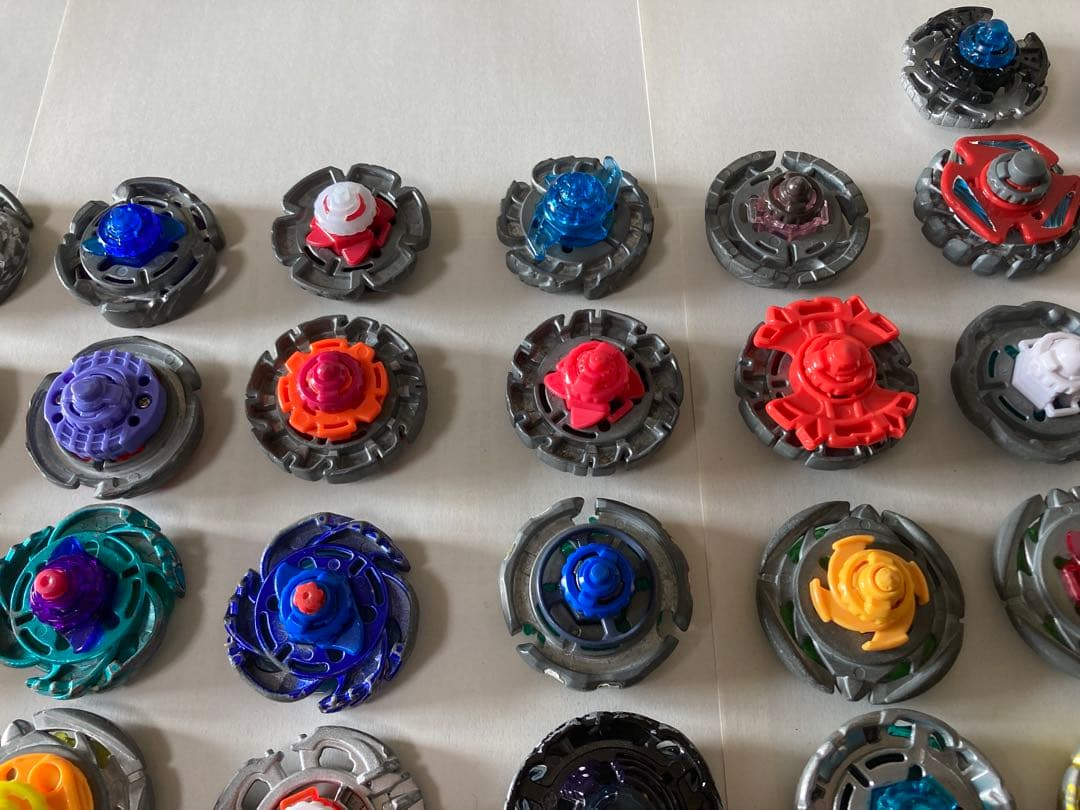 メタルファイトベイブレード　約50個、ランチャー、付属品　まとめ売り