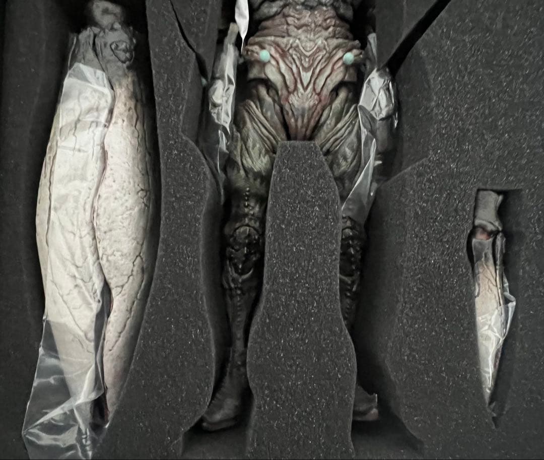 threezero X 大山竜 ウルトラマン バルタン星人 フィギュア