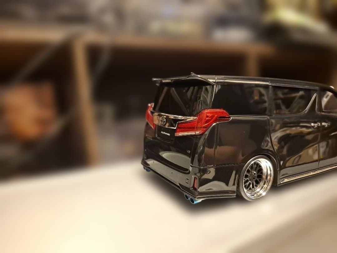 イグニッションモデル 1/18 アルファード エグゼクティブラウンジ