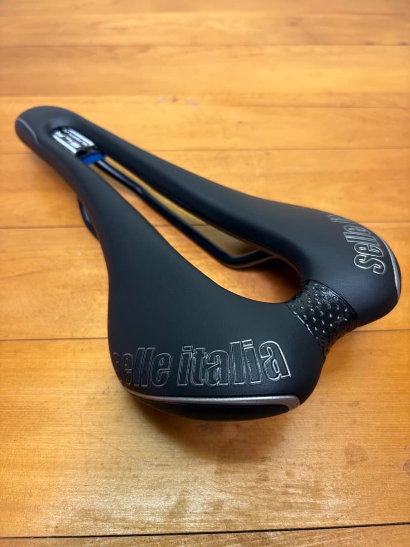 Selle Italia セライタリアSLR SUPERFLOW TMサドル