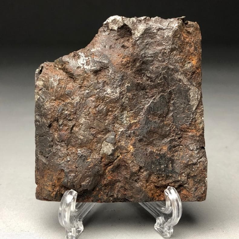 隕石 鉄隕石　アルタイ隕石　原皮付き　ナチュラル　原石　重さ約131ｇ