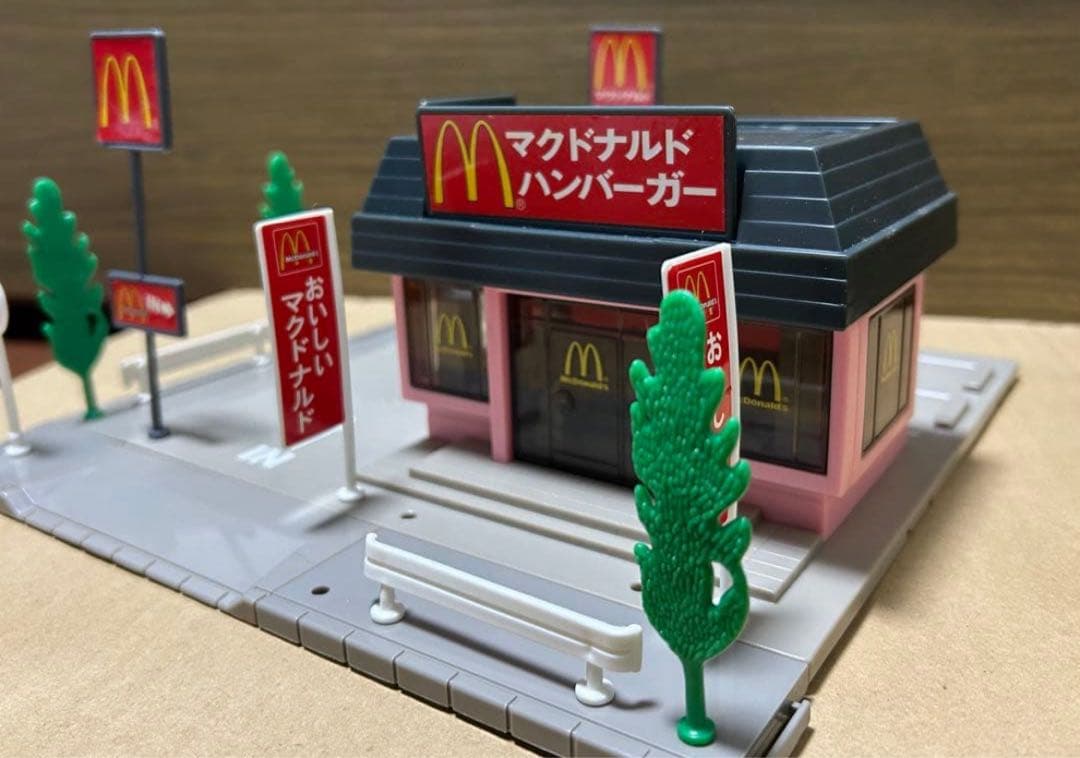 箱あり トミカタウン マクドナルド ドライブスルー トミカ3台付