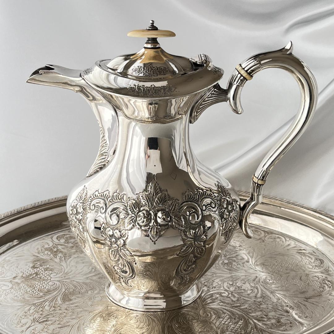 【Pinder Brothers】 ローズのジャグ 薔薇のレリーフ