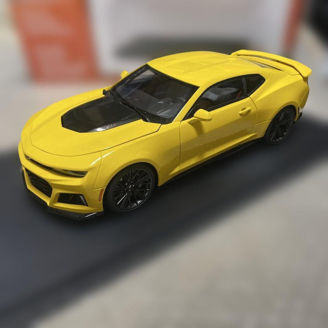 1/18 オートアート　カマロ　ZL1 イエロー　2017