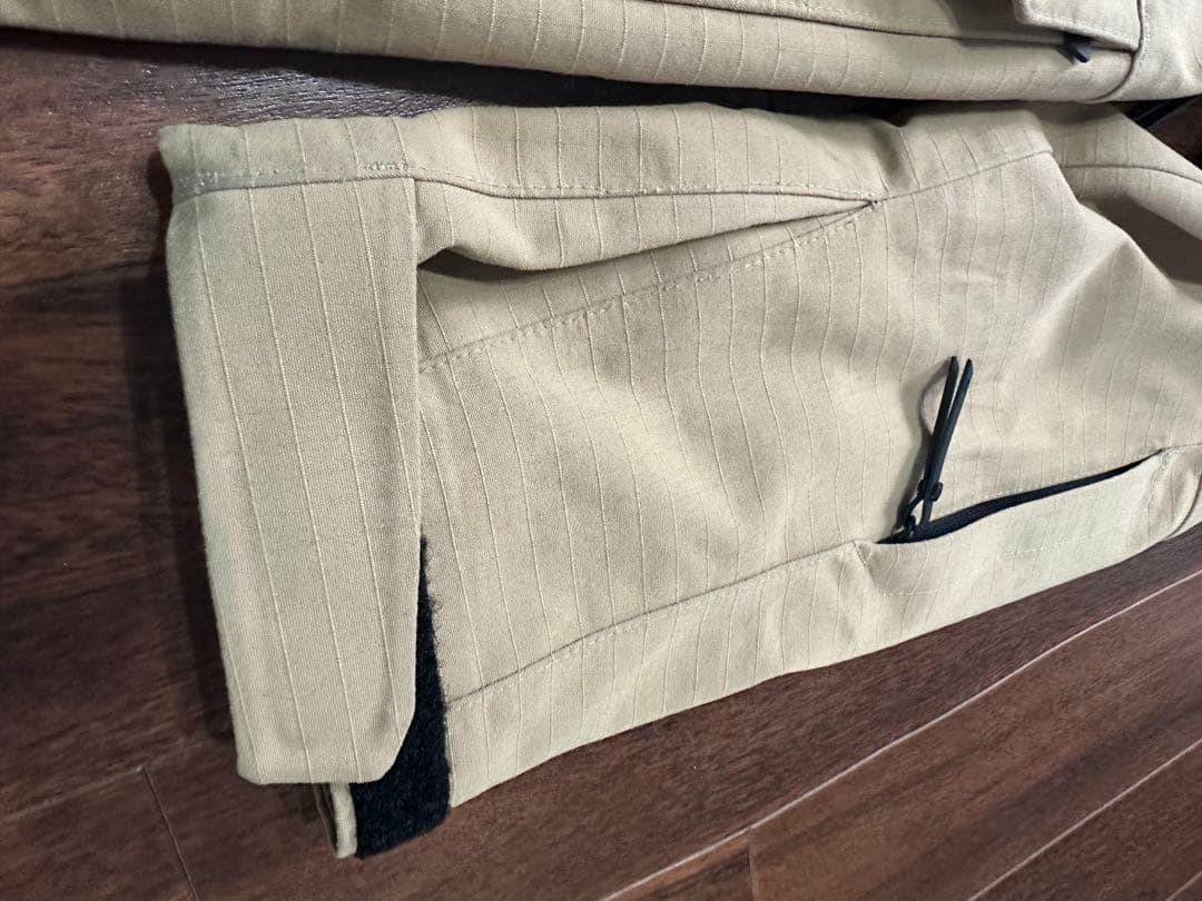 ピークパフォーマンス　ベージュ スキーウェア 上下セット