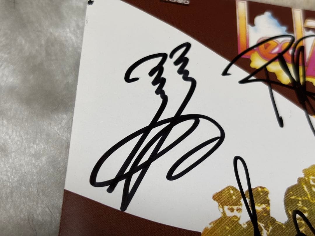 レア　LED ZEPPELIN 直筆サインCD レッド・ツェッペリン